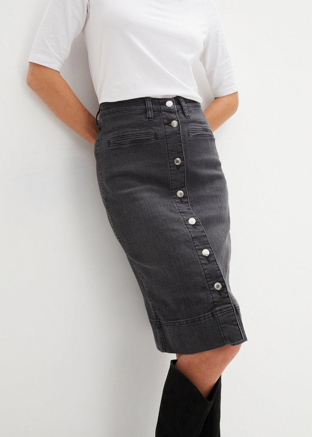 Jupe en jean avec boutons décoratifs - 3
