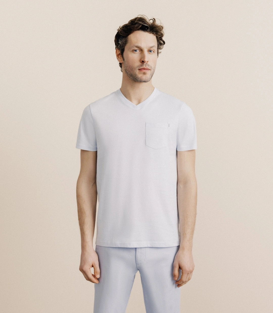 IZAC - T-shirt col V avec poche bleu ciel