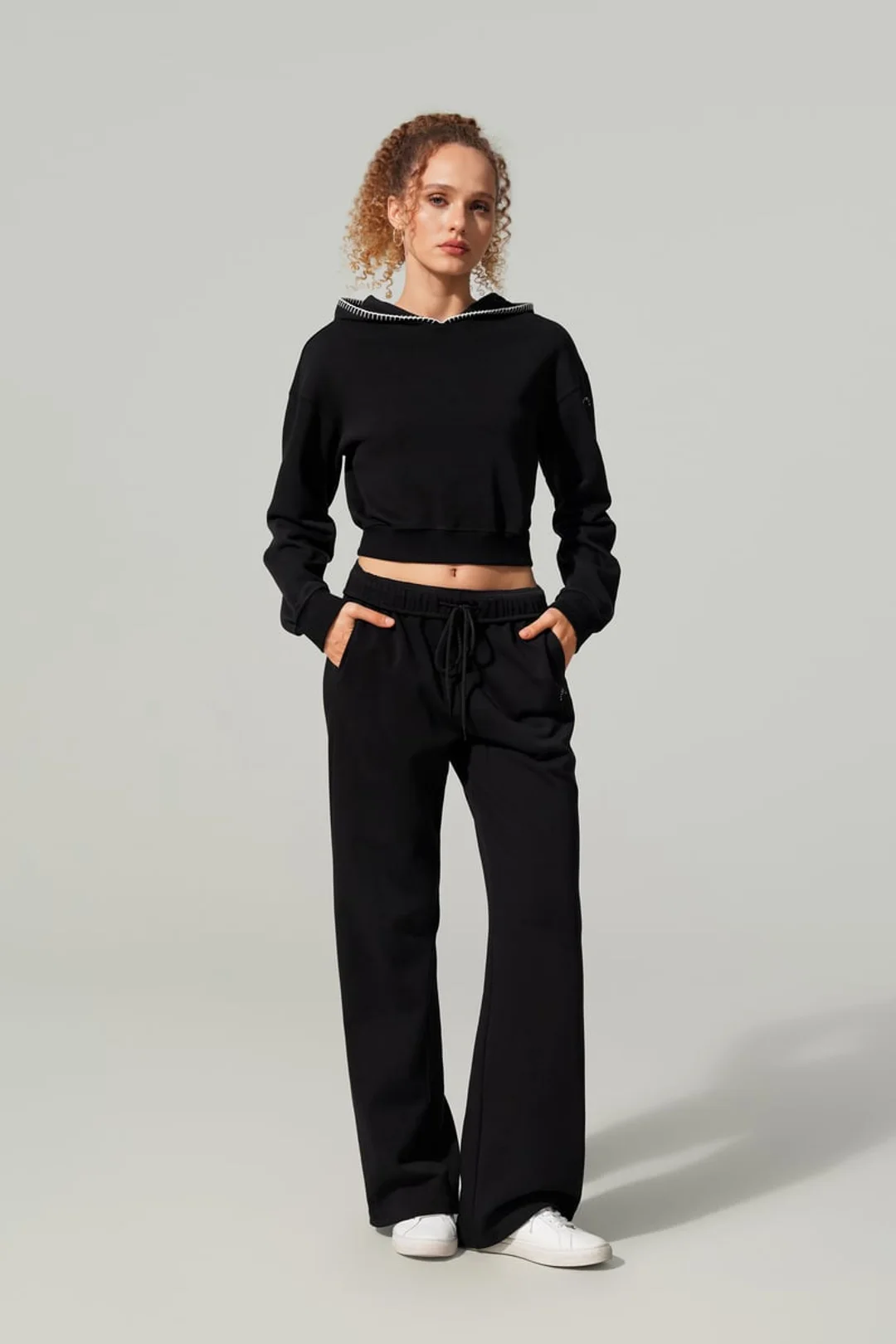 LILYSILK Pantalon Seamflow Stride Noir S - Confort Soyeux SILKERRY , Coupe Droite Ajustée, Poches Latérales, Idéal Détente