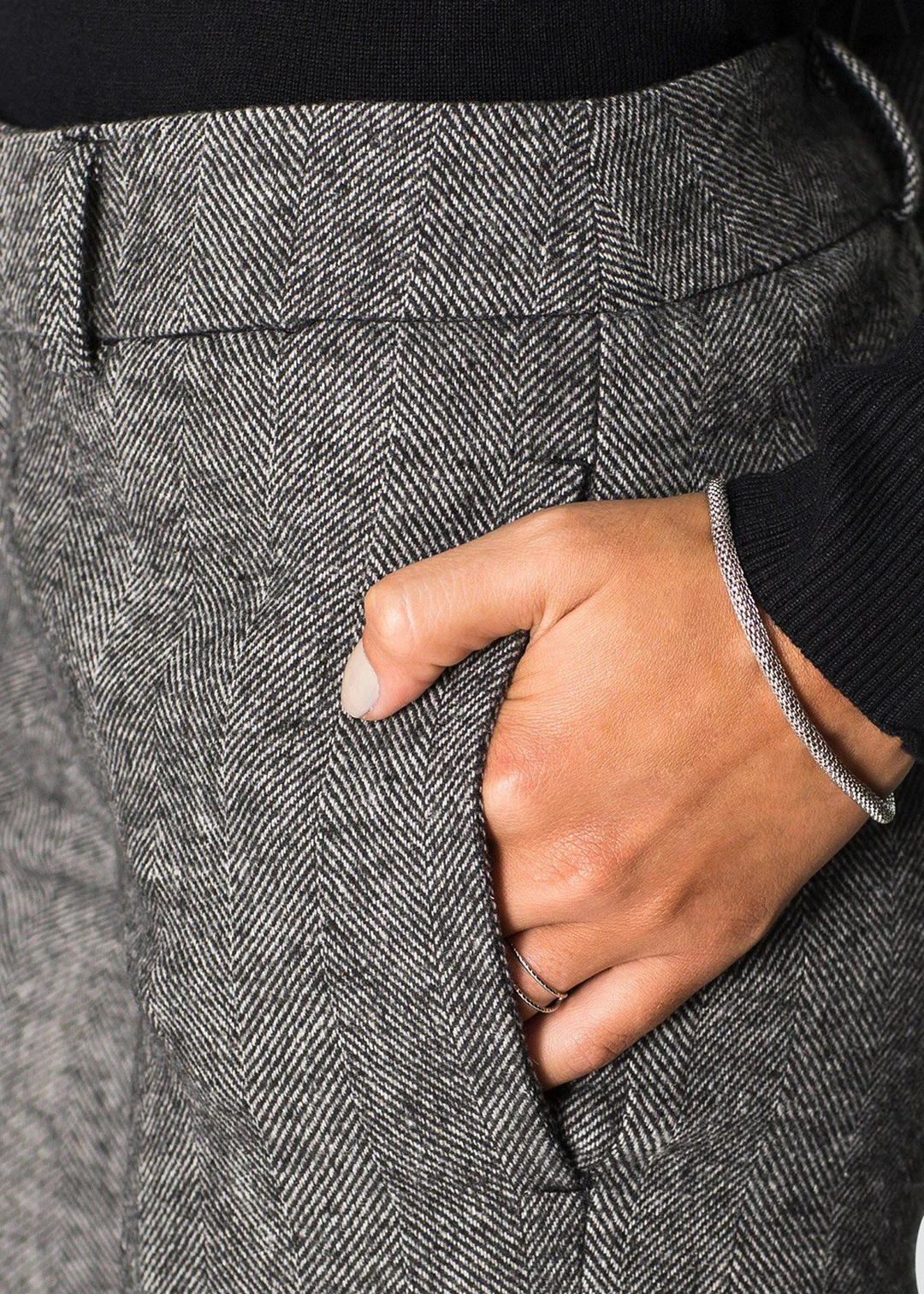 Pantalon large à pinces, taille courte