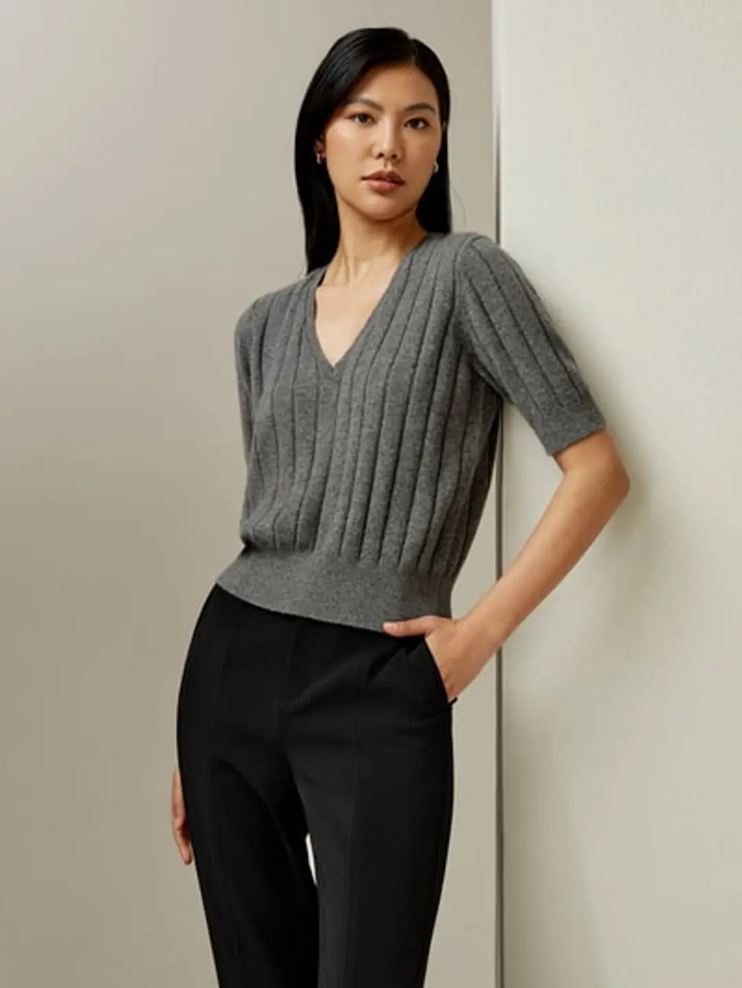 LILYSILK T-Shirt En Cachemire Gris Moyen Manches Courtes Avec Col En V 100 % Cachemire Un Toucher Incroyablement Doux Et Confortable M