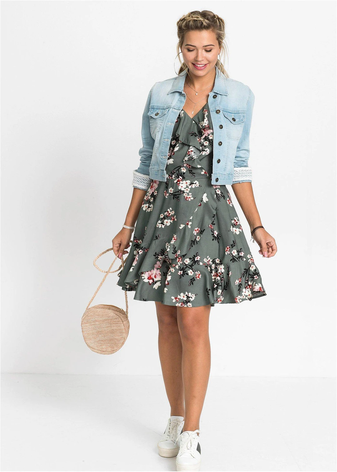 Robe à bretelles et volants