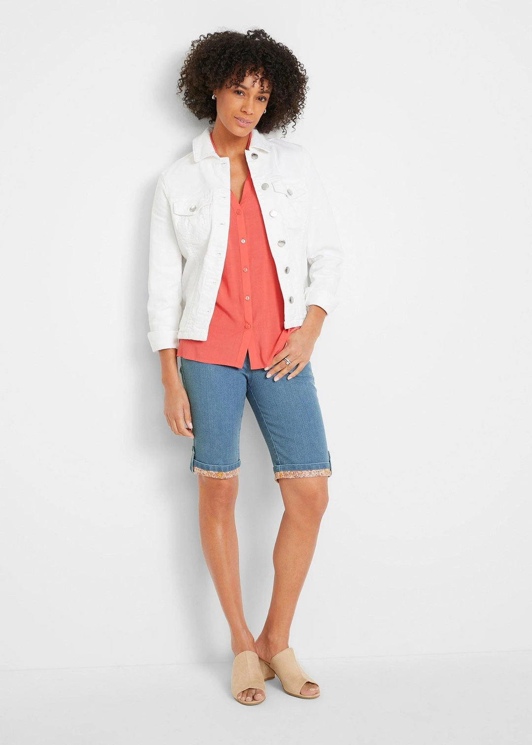 Bermuda en jean avec revers coloré