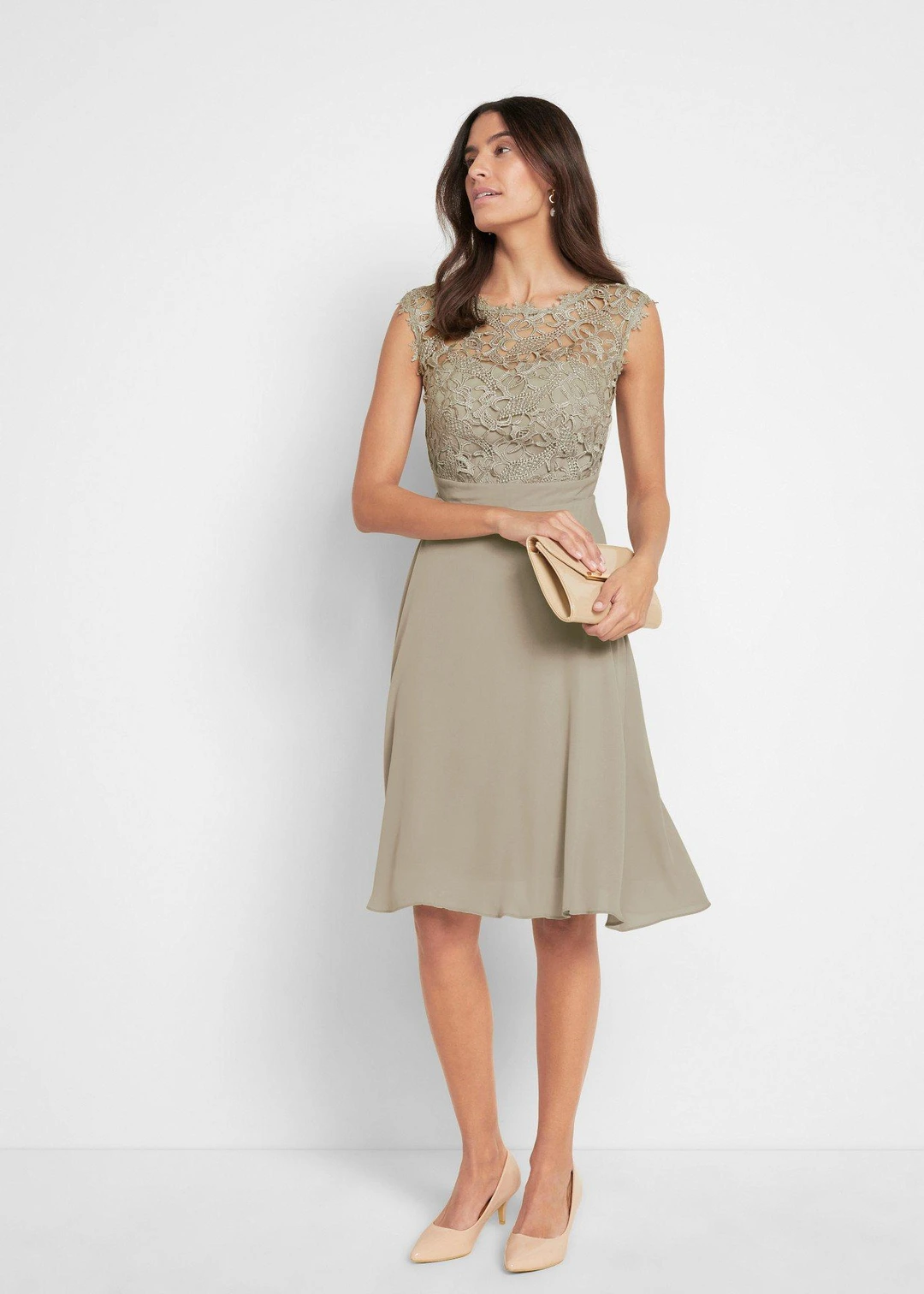 Robe courte à dentelle - 2