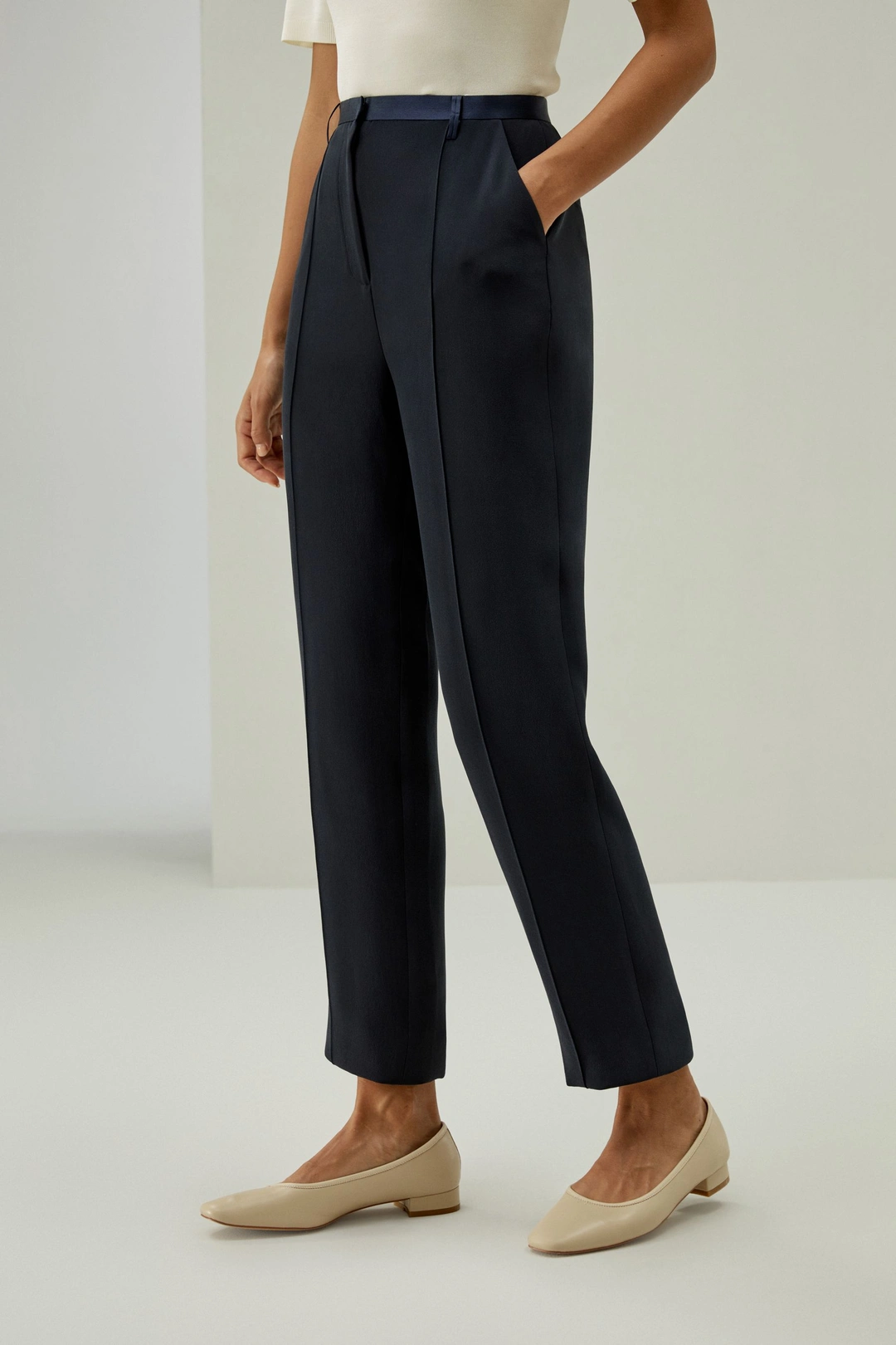 LILYSILK Pantalon En Soie Femme Harmonieusement Style Haut De Gamme Soie De Mûrier Facile À Assortir Les Essentiels De La Garde-Robe Bleu Minuit 44