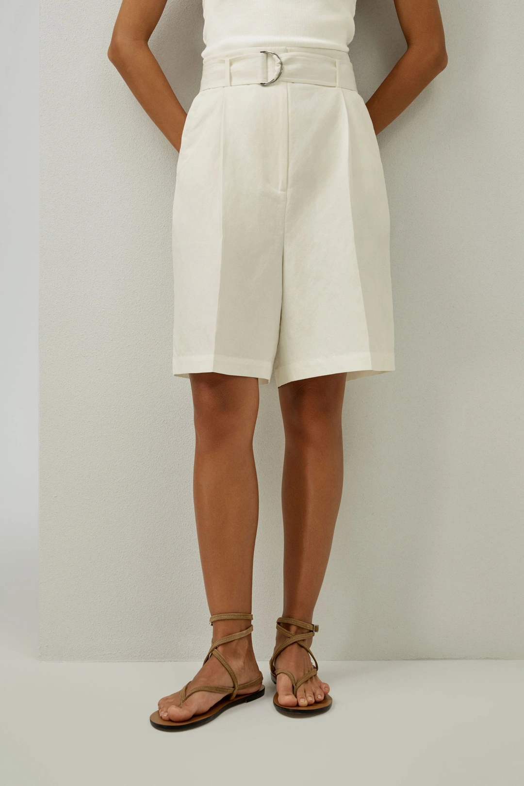 LILYSILK Short Bermuda Chic Short À Jambe Large Avec Une Coupe Bermuda Classique En Mélange Soie-Lin Sophistiqué Et Élégant Blanc Naturel 40