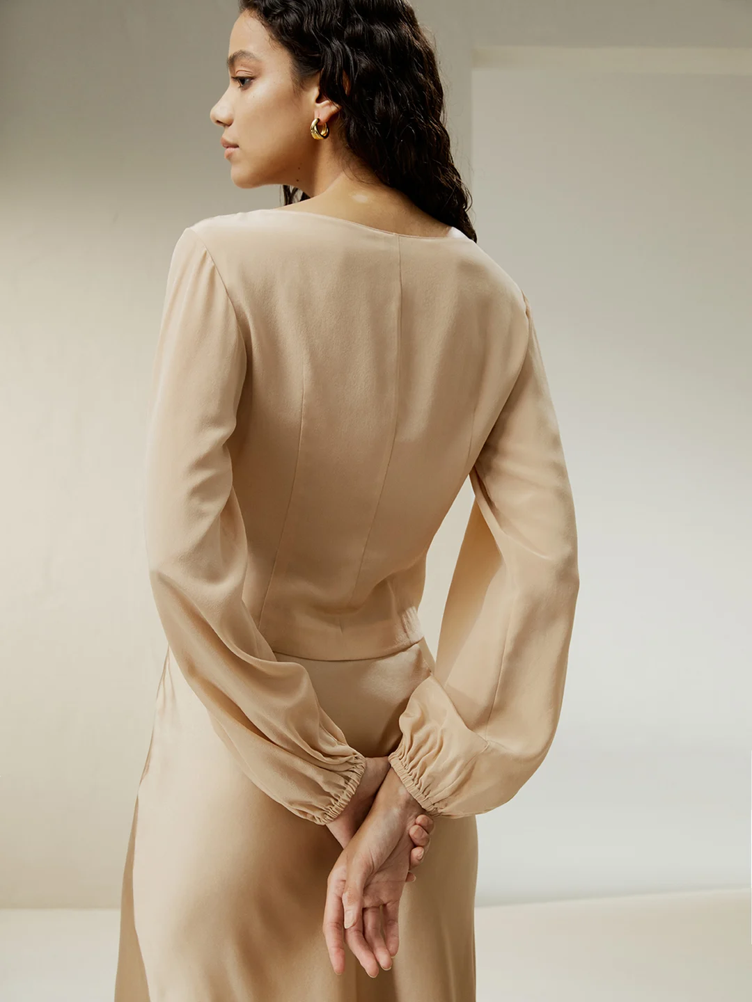 LILYSILK Chemise En Soie Femme Or Pâle Manches Bouffantes Avec Poignets Serrés Plis Et Les Coupes Spectaculaires Décontracté Et Professionnel 40