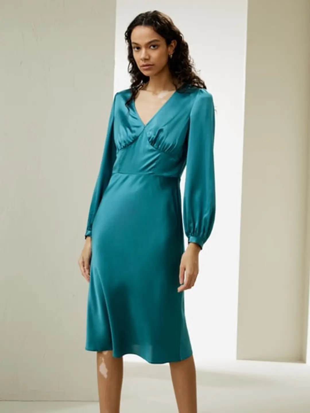 LILYSILK Robe De Soie Rouge Décolleté En V, Forme Ajustée 100% Soie Bonne Qualité Lavable En Machine 44