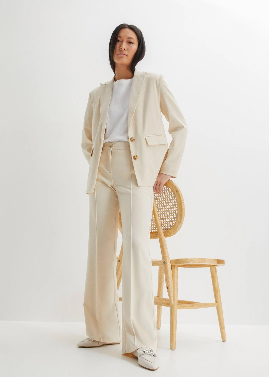 Pantalon de tailleur, jambe évasée - 2