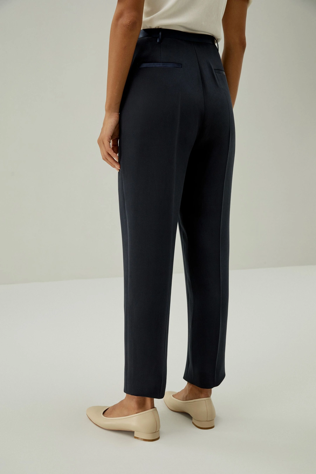 LILYSILK Pantalon En Soie Femme Harmonieusement Style Haut De Gamme Soie De Mûrier Facile À Assortir Les Essentiels De La Garde-Robe Bleu Minuit 44