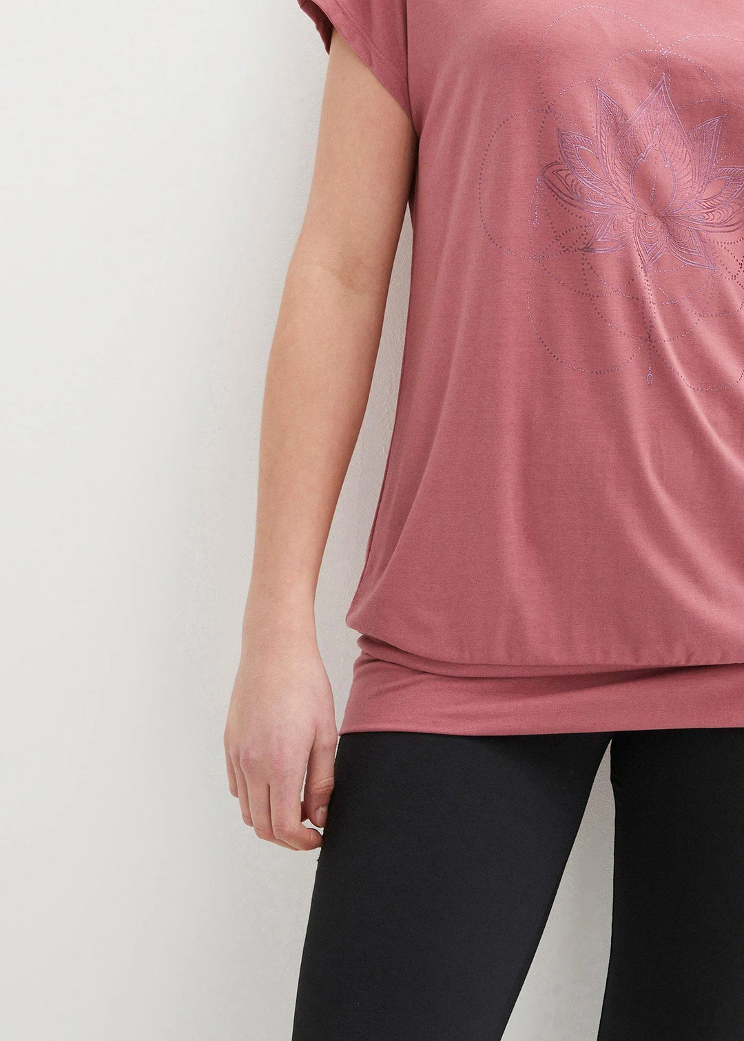 T-shirt loose de sport, large base élastiquée - 3