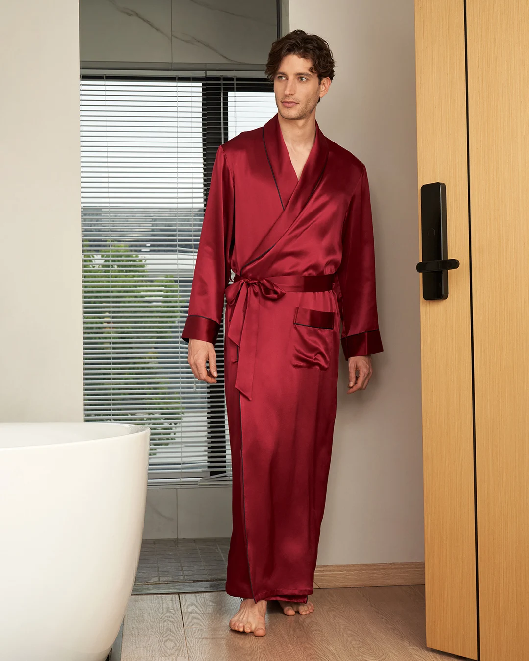 LILYSILK Robe De Chambre Longue Soie Homme Noir Col Rabattu, Style Naturel 100% Soie De Mûrier Respirant Super Léger Robe De Chambre XS