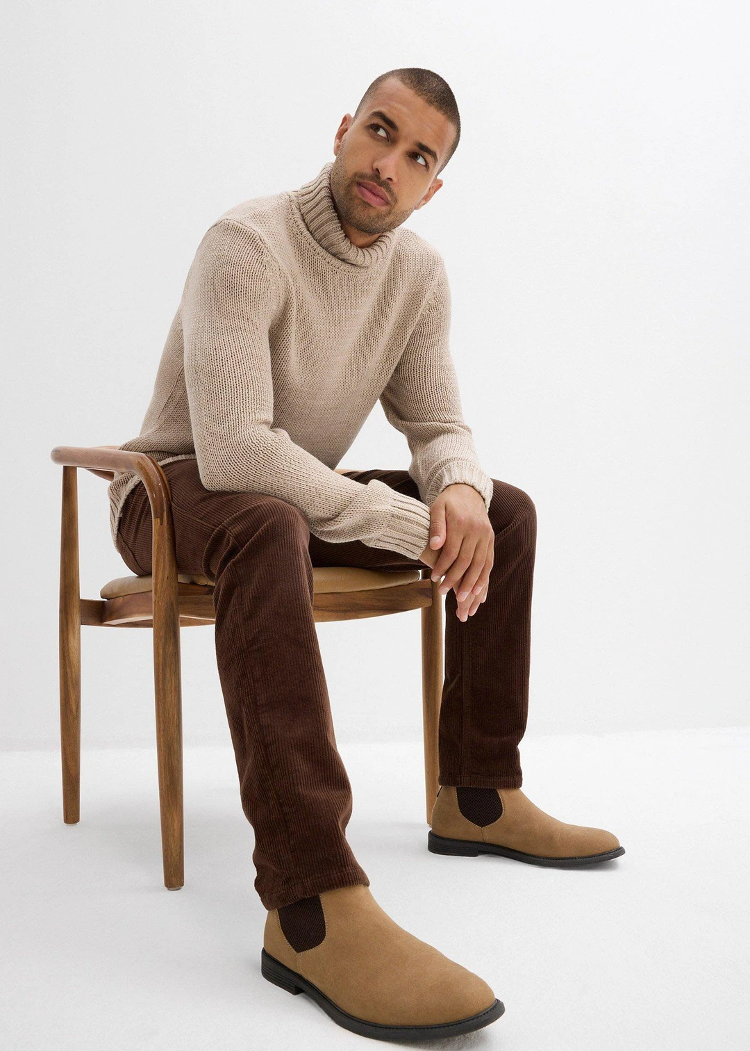 Pantalon droit en velours côtelé extensible aspect délavé, regular