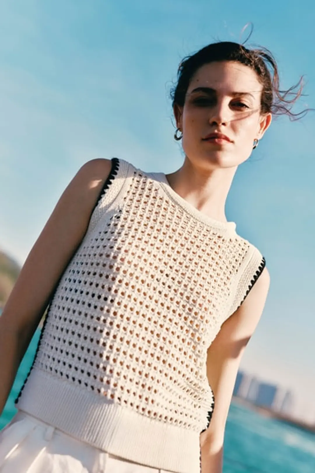 Débardeur en Maille Soie Coton avec Broderie de Coquillages