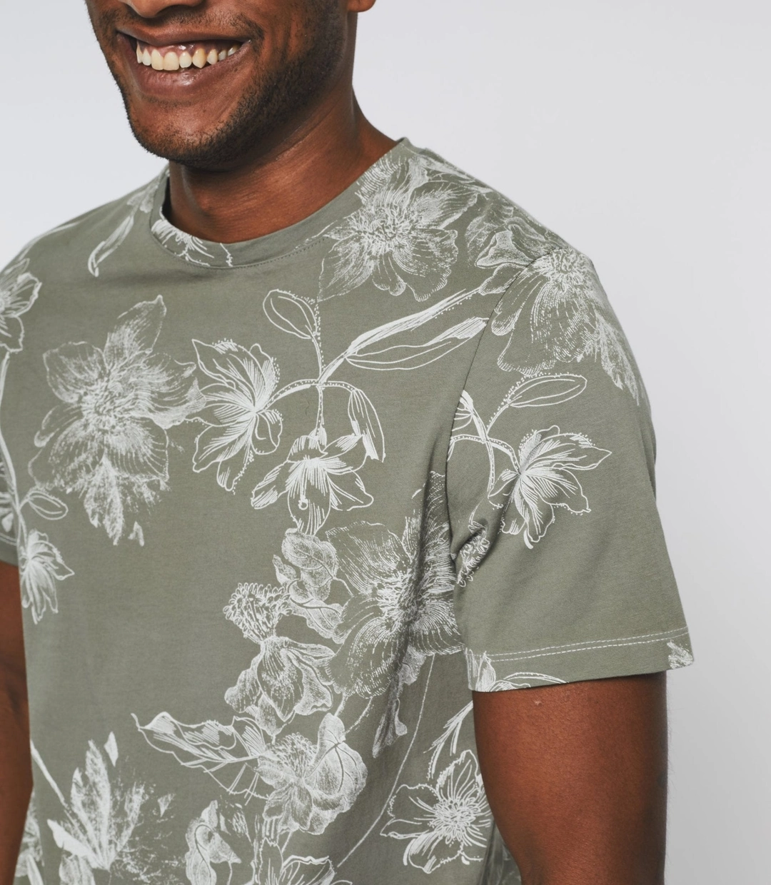 IZAC - T-shirt manches courtes à imprimé kaki ''Gaethan''