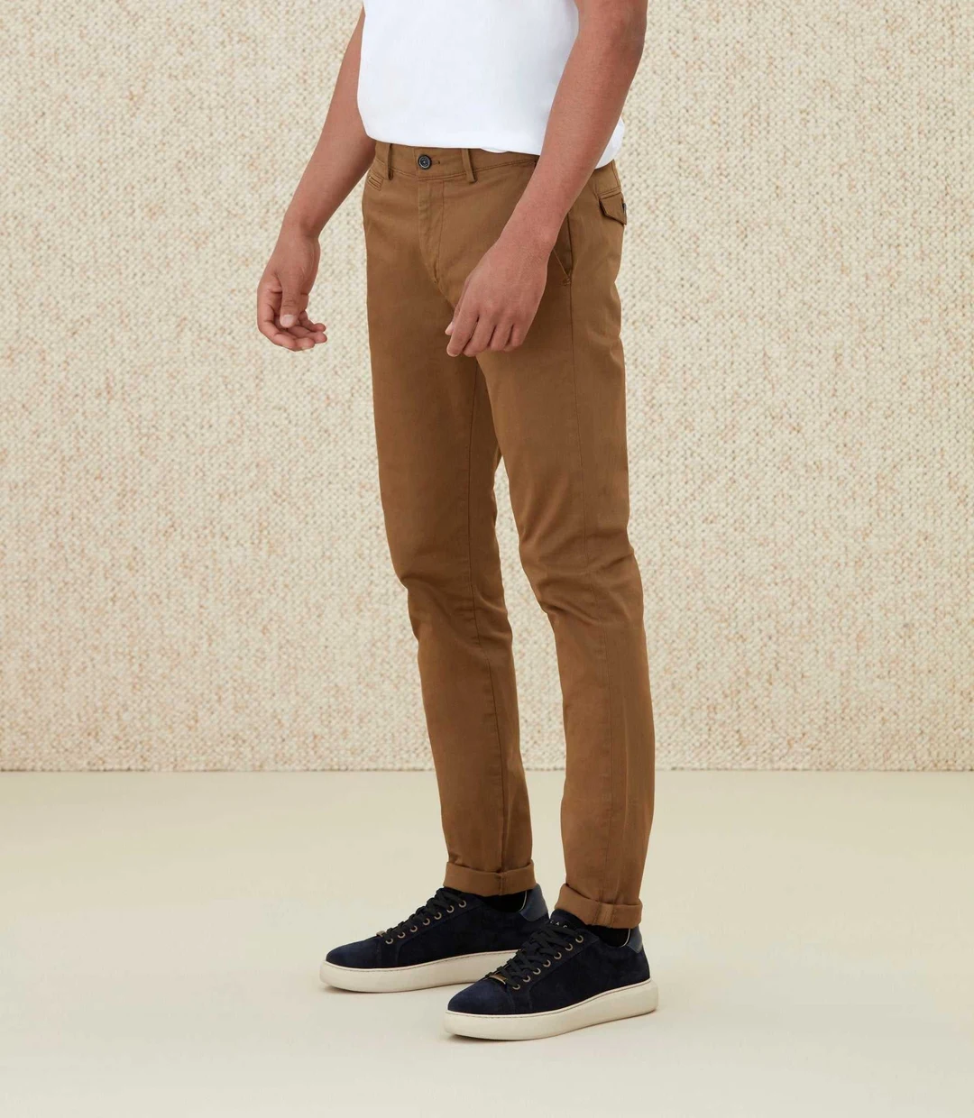 IZAC - Pantalon Chino satin camel ''Casanova''