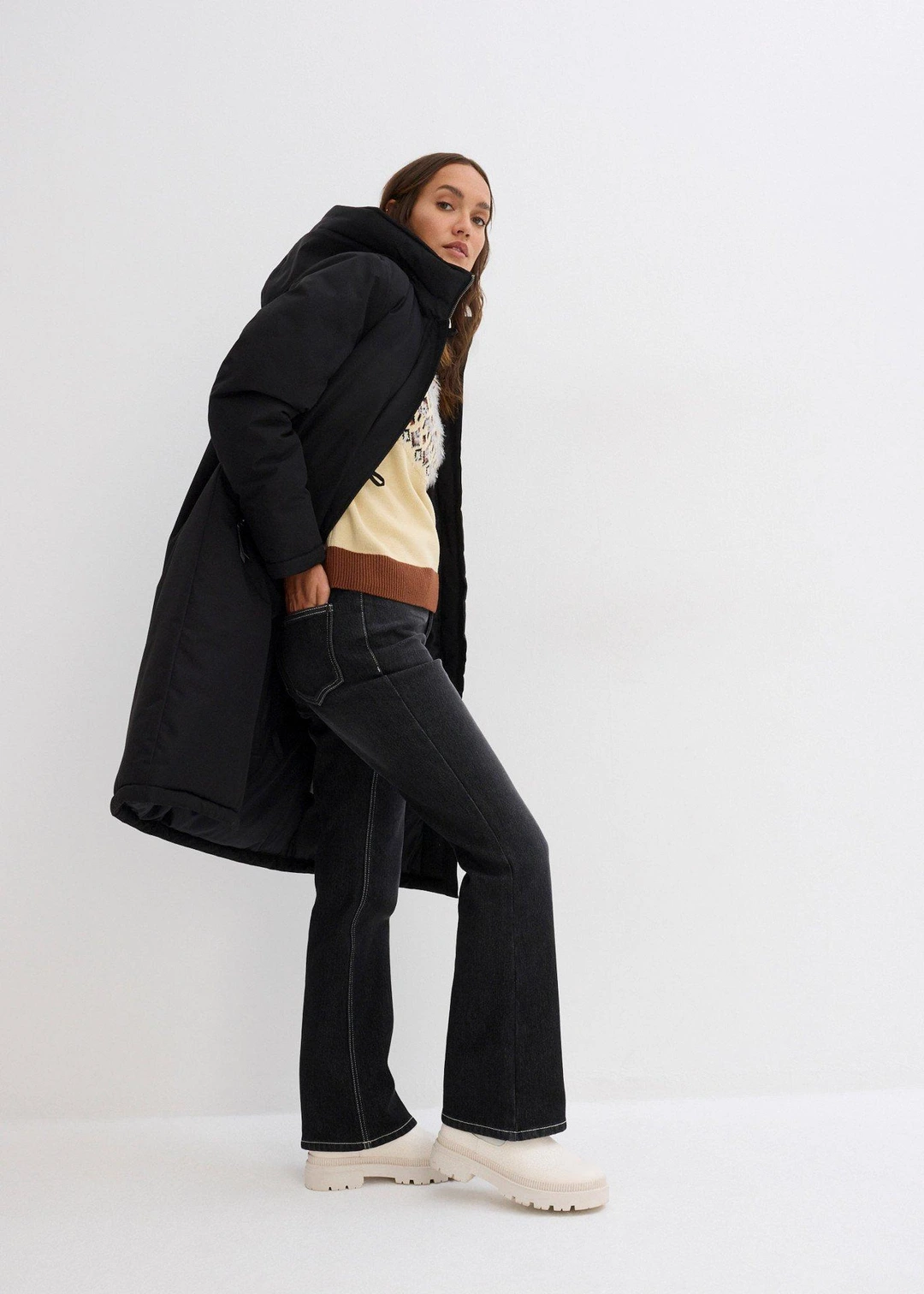 Manteau d’hiver avec doublure capuche en polaire peluche