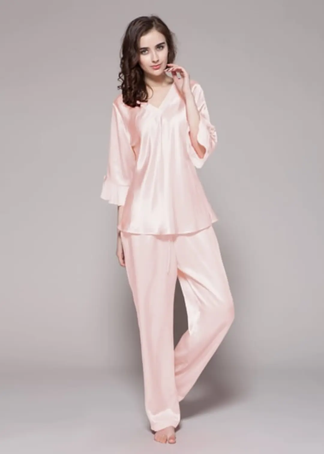 Pyjama En Soie Avec Dentelle De Qualité