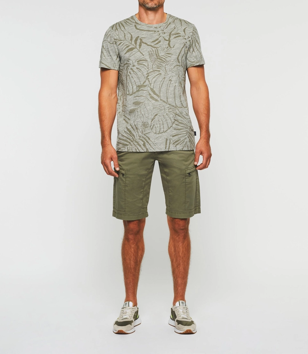IZAC - T-shirt col rond à imprimé kaki ''Gabin''