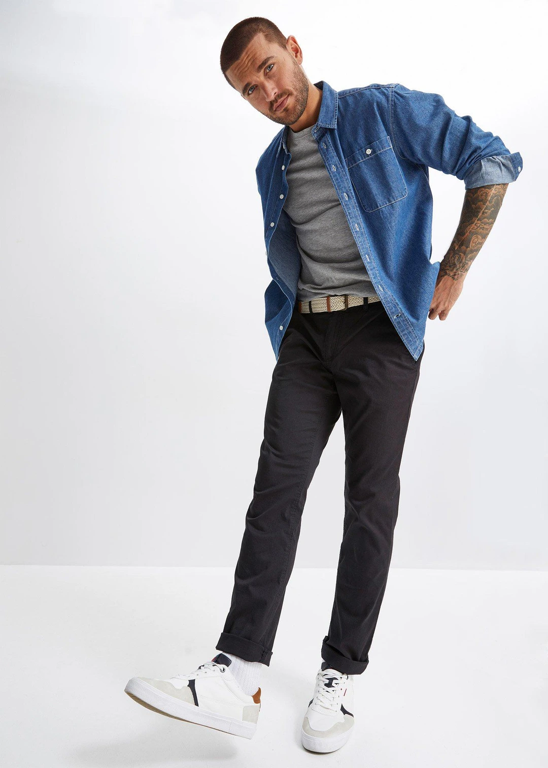 Pantalon chino droit avec taille élastique et ceinture, regular - 2