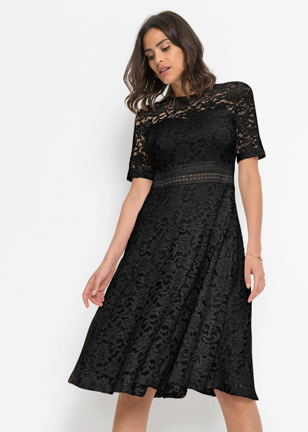Robe en dentelle avec empiècement crochet - 3