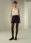 Rayures blanches marine